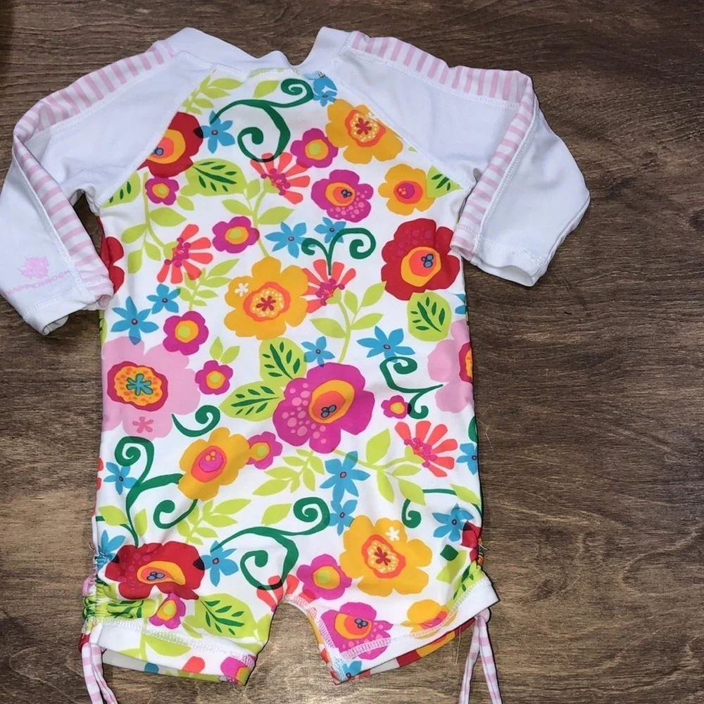 SnapperRock New Zealand 0-6 months floral swim